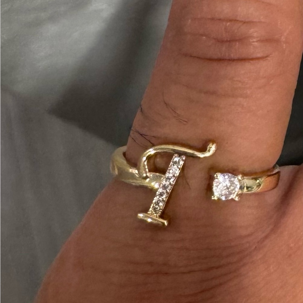 Elegant Gold Initial Ring with Diamond Accent